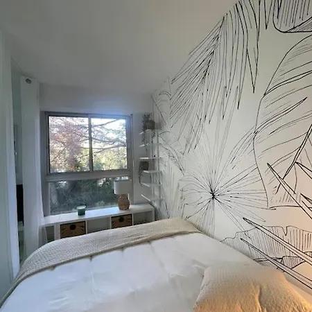 Appartement Studio Face Au Port Santa Lucia Avec Piscine Et Parking Prive