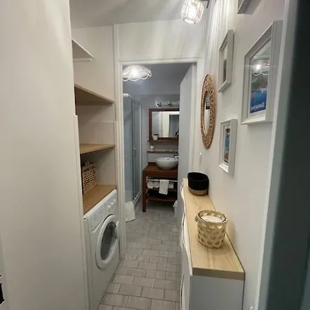 Studio Face Au Port Santa Lucia Avec Piscine Et Parking Prive