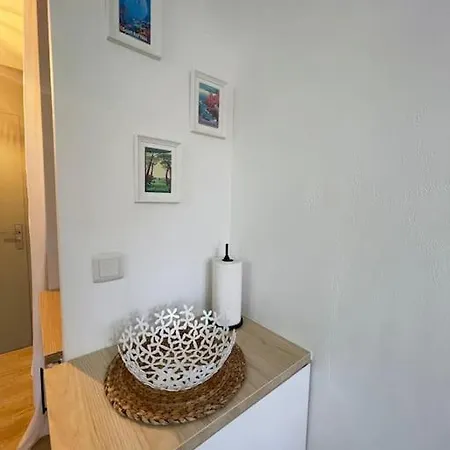 Studio Face Au Port Santa Lucia Avec Piscine Et Parking Prive *