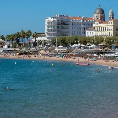 Studio Face Au Port Santa Lucia Avec Piscine Et Parking Prive